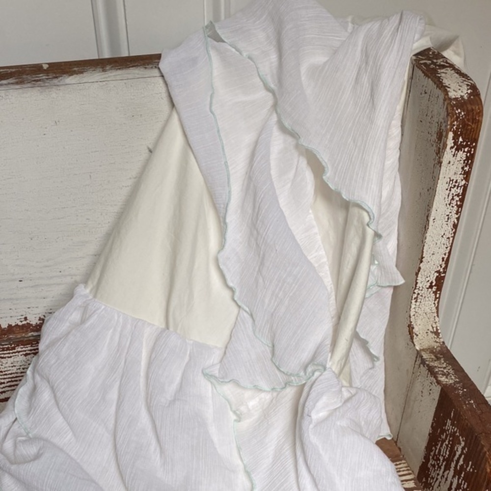 Anthropologie Ruffled White Toddler Duvet - Picture 3 of 13